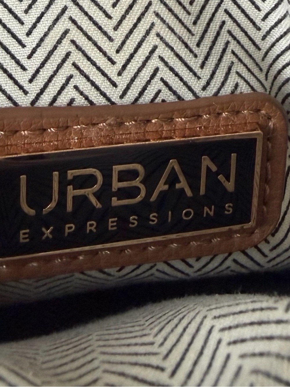 NWOT Women’s Neutral Crossbody Bag with Patterned Strap - Picture 4 of 4